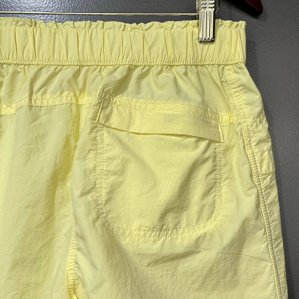 🦋FREE PEOPLE Movement In The Wild Shorts Light Yellow size-Small - Picture 7 of 8